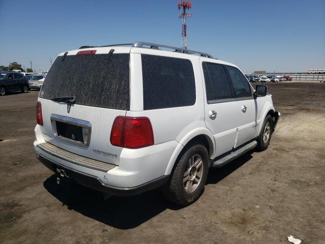 Photo 4 from auction – 2005 LINCOLN NAVIGATOR with VIN 5LMFU27555LJ13677