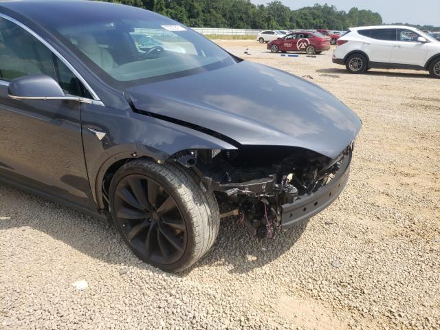 Photo 9 from auction – 2019 TESLA MODEL X with VIN 5YJXCAE23KF192184