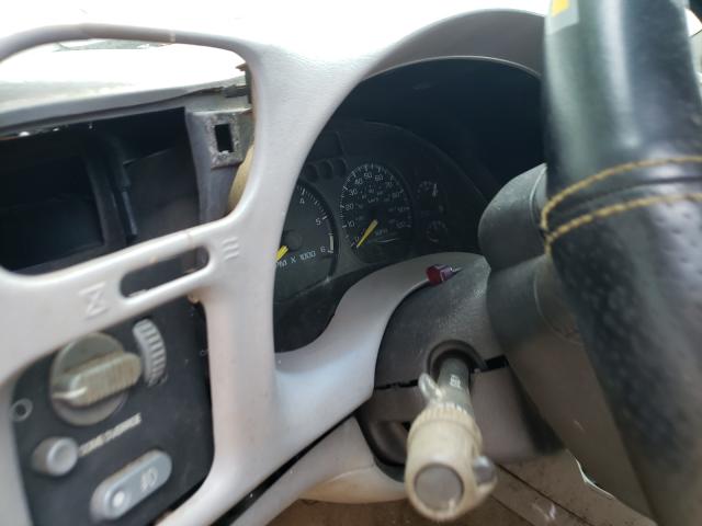 Photo 8 from auction – 1999 GMC JIMMY with VIN 1GKCS13W2X2528896