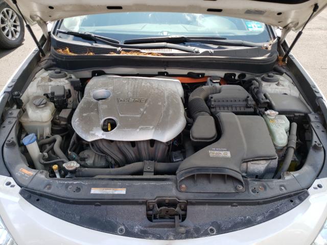 Photo 7 from auction – 2013 HYUNDAI SONATA HYB with VIN KMHEC4A46DA081135