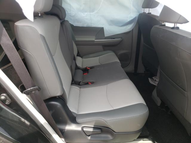Photo 6 from auction – 2017 TOYOTA PRIUS V with VIN JTDZN3EU2HJ070787