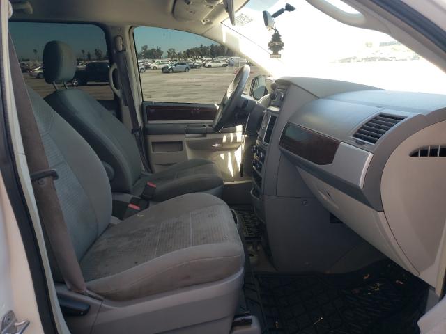 Photo 5 from auction – 2010 CHRYSLER TOWN & COU with VIN 2A4RR5D11AR212940