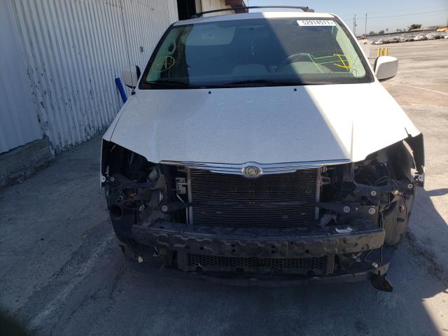 Photo 9 from auction – 2010 CHRYSLER TOWN & COU with VIN 2A4RR5D11AR212940