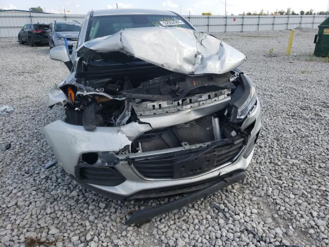 Photo 9 from auction – 2017 CHEVROLET TRAX LS with VIN 3GNCJKSB3HL213342