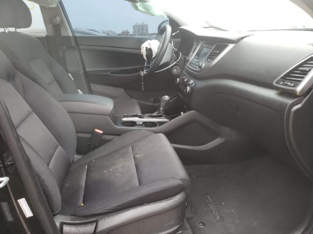 Photo 5 from auction – 2017 HYUNDAI TUCSON SE with VIN KM8J23A42HU313875