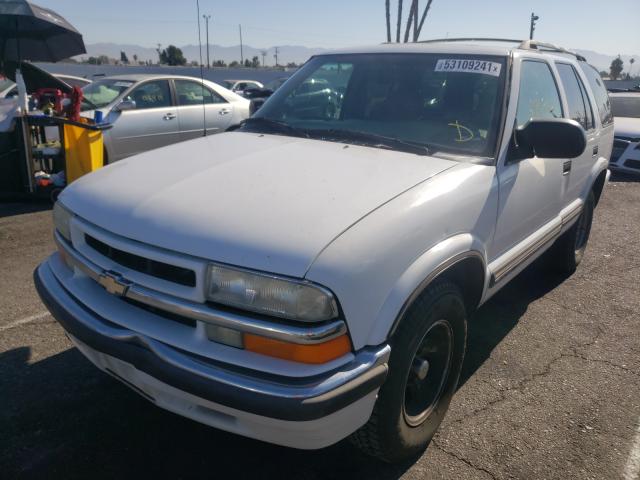 Photo 2 from auction – 2000 CHEVROLET BLAZER with VIN 1GNCS13W0Y2358378