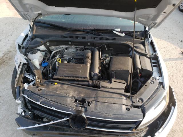 Photo 7 from auction – 2017 VOLKSWAGEN JETTA S with VIN 3VW2B7AJ5HM260869