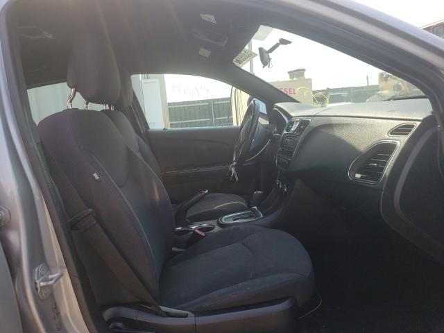 Photo 5 from auction – 2014 CHRYSLER 200 TOURIN with VIN 1C3CCBBG3EN105656