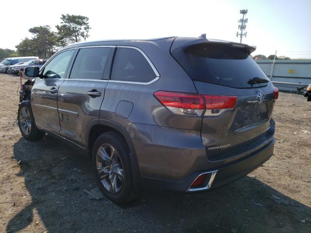 Photo 3 from auction – 2017 TOYOTA HIGHLANDER with VIN 5TDDZRFH6HS432853