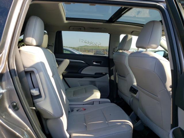 Photo 6 from auction – 2017 TOYOTA HIGHLANDER with VIN 5TDDZRFH6HS432853