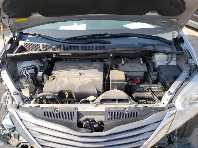 Photo 7 from auction – 2013 TOYOTA SIENNA XLE with VIN 5TDYK3DC8DS333567