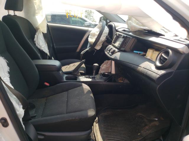 Photo 5 from auction – 2018 TOYOTA RAV4 LE with VIN JTMZFREV0JJ177402