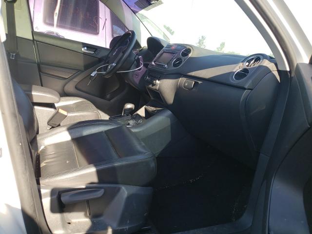 Photo 5 from auction – 2011 VOLKSWAGEN TIGUAN with VIN WVGAV7AX6BW504932