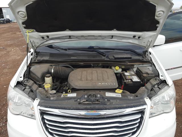 Photo 7 from auction – 2015 CHRYSLER TOWN & COU with VIN 2C4RC1BGXFR565367