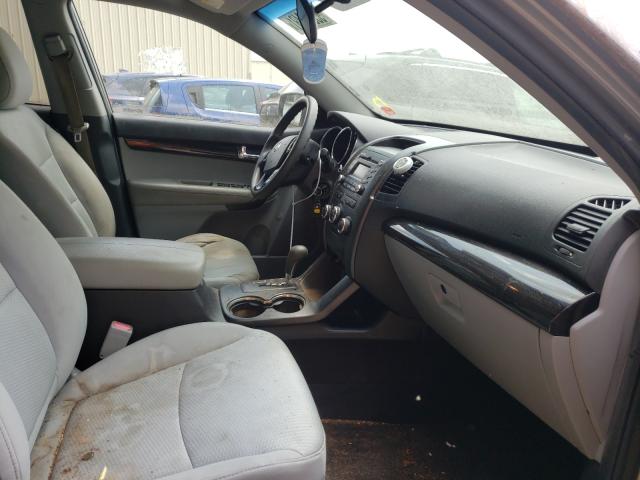 Photo 5 from auction – 2012 KIA SORENTO with VIN 5XYKT3A10CG289842