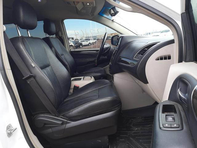 Photo 5 from auction – 2015 CHRYSLER TOWN & COU with VIN 2C4RC1BGXFR565367