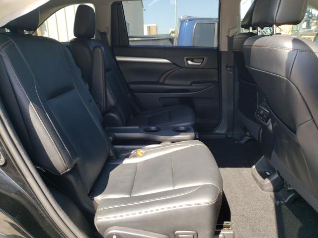 Photo 6 from auction – 2018 TOYOTA HIGHLANDER with VIN 5TDJZRFH5JS838714
