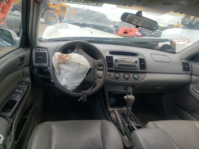 Photo 9 from auction – 2005 TOYOTA CAMRY LE with VIN 4T1BE32K35U522692