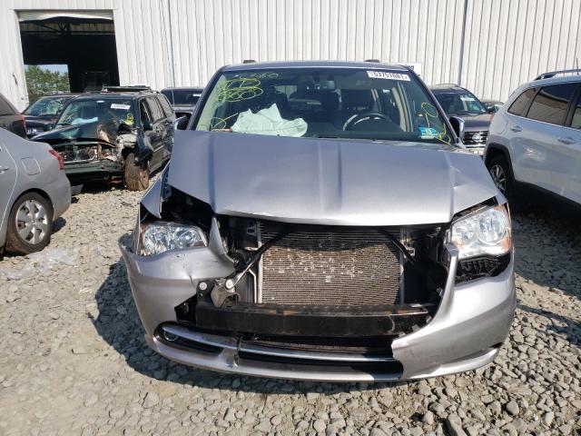 Photo 9 from auction – 2015 CHRYSLER TOWN & COU with VIN 2C4RC1CG4FR673577
