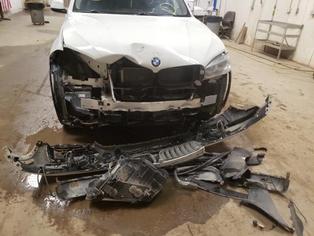 Photo 9 from auction – 2015 BMW X5 XDRIVE5 with VIN 5UXKR6C58F0J76830