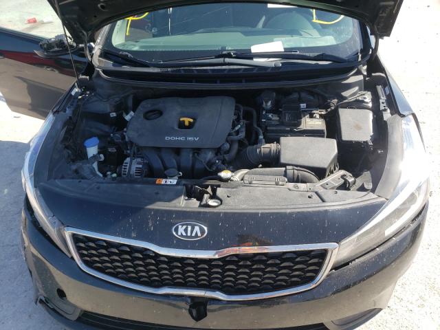 Photo 7 from auction – 2017 KIA FORTE LX with VIN 3KPFK4A70HE092365