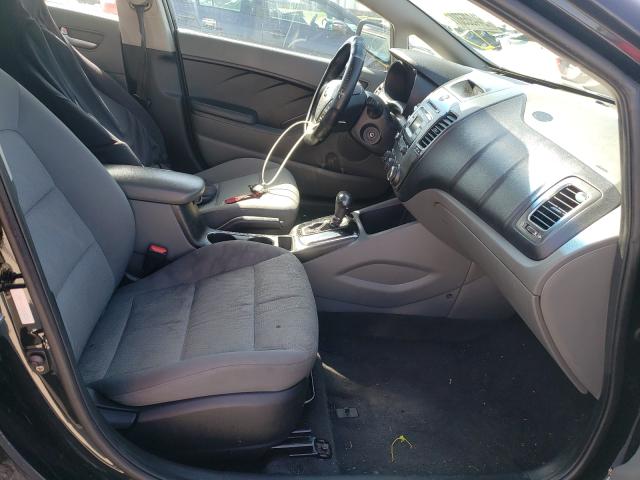 Photo 5 from auction – 2017 KIA FORTE LX with VIN 3KPFK4A70HE092365