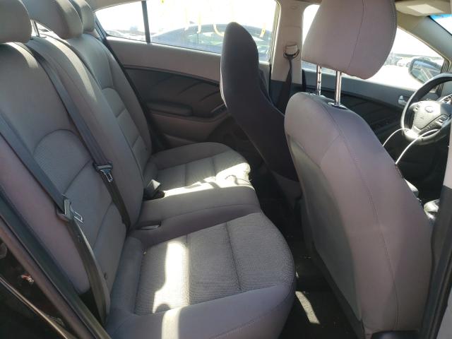 Photo 6 from auction – 2017 KIA FORTE LX with VIN 3KPFK4A70HE092365