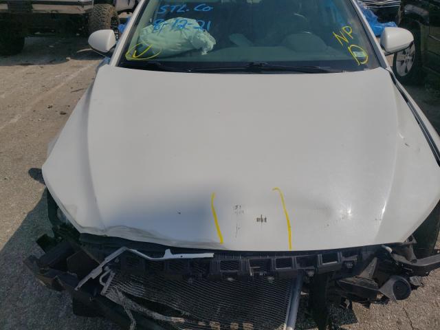 Photo 7 from auction – 2017 HYUNDAI ELANTRA SE with VIN 5NPD74LF6HH211514