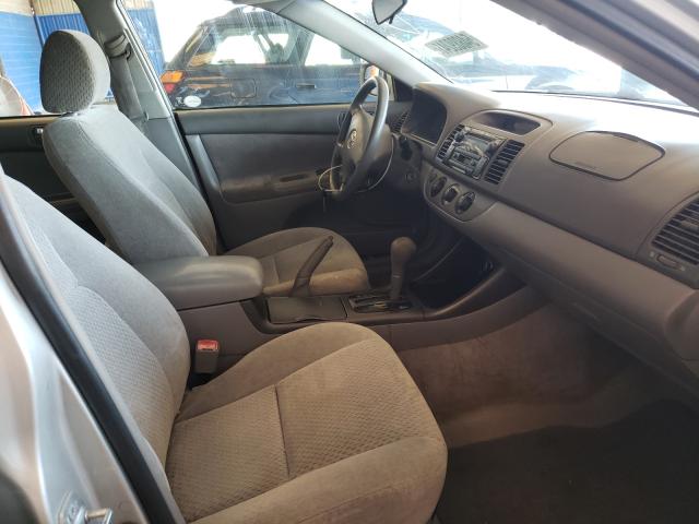 Photo 5 from auction – 2004 TOYOTA CAMRY LE with VIN 4T1BE32K04U266445