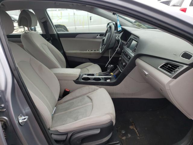 Photo 5 from auction – 2017 HYUNDAI SONATA SE with VIN 5NPE24AF5HH438795