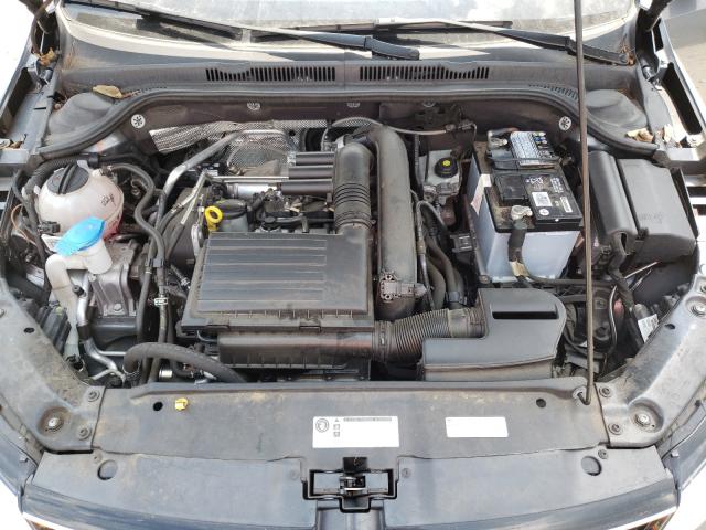 Photo 7 from auction – 2017 VOLKSWAGEN JETTA S with VIN 3VW2B7AJ1HM392947