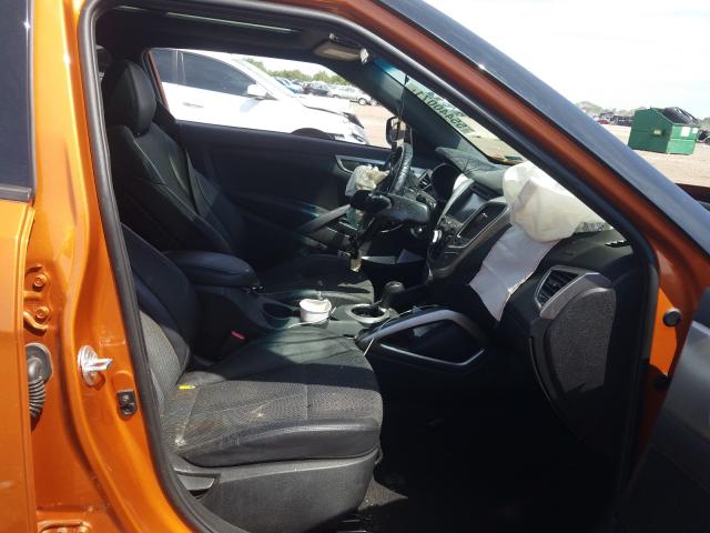 Photo 5 from auction – 2016 HYUNDAI VELOSTER with VIN KMHTC6AD9GU303334