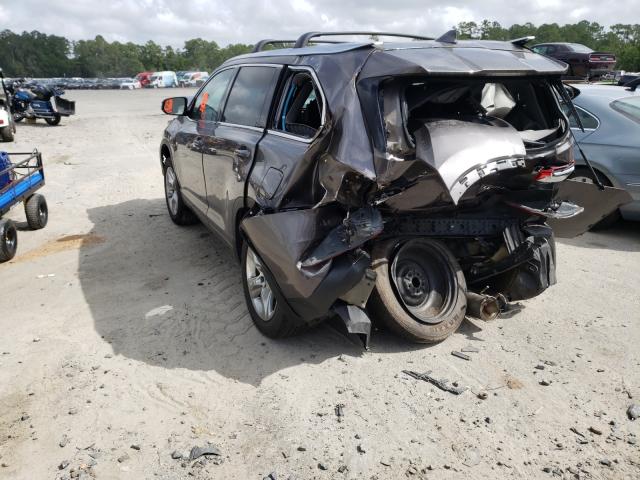 Photo 3 from auction – 2017 TOYOTA HIGHLANDER with VIN 5TDDZRFH0HS434338