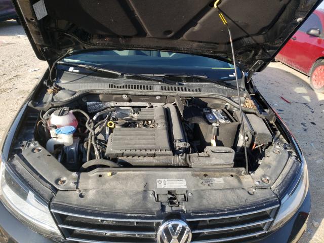 Photo 7 from auction – 2017 VOLKSWAGEN JETTA S with VIN 3VW2B7AJ9HM282485