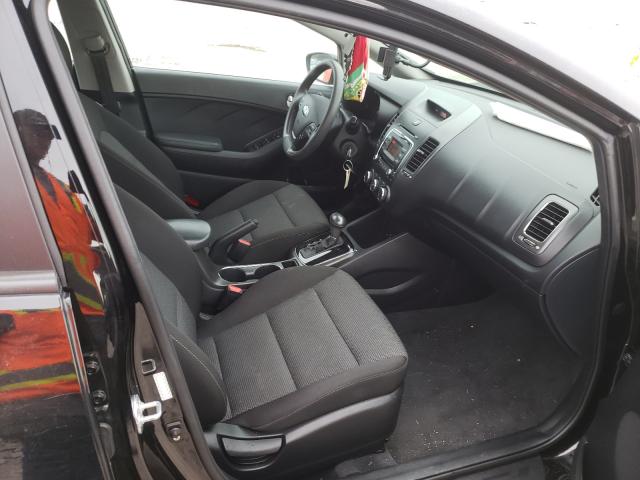 Photo 5 from auction – 2017 KIA FORTE LX with VIN 3KPFK4A7XHE043142