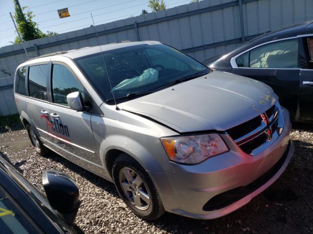 DODGE GRAND CARA 2012 مع رقم تعريف المركبة 2C4RDGCG1CR149685 - صورة من المزاد