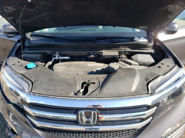 Photo 7 from auction – 2017 HONDA PILOT TOUR with VIN 5FNYF5H98HB020740