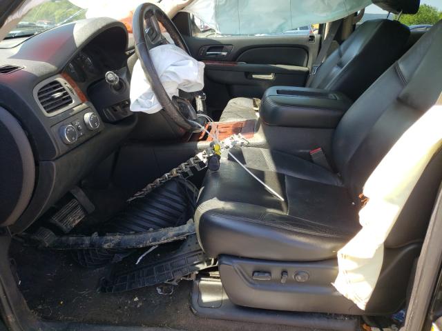Photo 5 from auction – 2011 CHEVROLET SUBURBAN K with VIN 1GNSKKE36BR289148