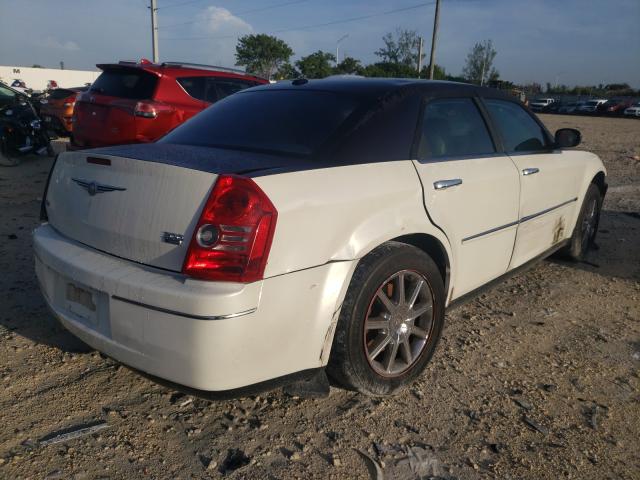 Photo 4 from auction – 2010 CHRYSLER 300 TOURIN with VIN 2C3CK5CV0AH161882