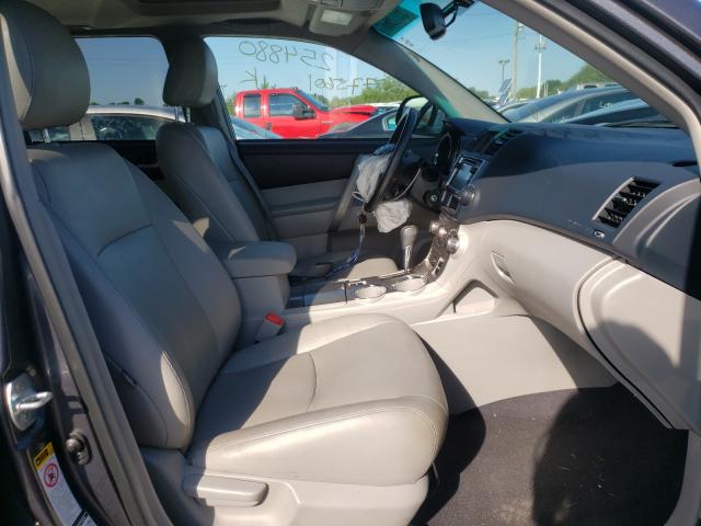 Photo 5 from auction – 2013 TOYOTA HIGHLANDER with VIN 5TDBK3EH0DS254880
