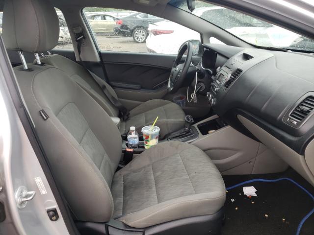 Photo 5 from auction – 2016 KIA FORTE LX with VIN KNAFK4A6XG5520277