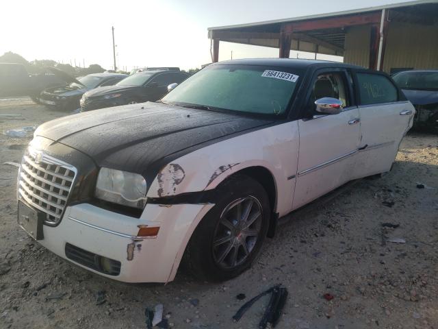 Photo 2 from auction – 2010 CHRYSLER 300 TOURIN with VIN 2C3CK5CV0AH161882
