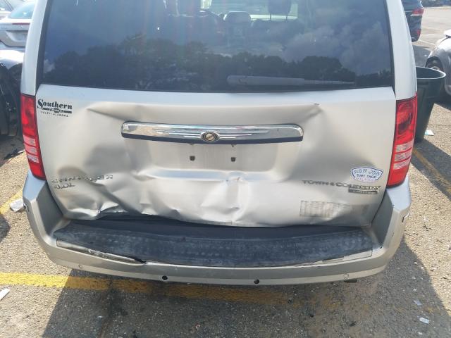 Photo 9 from auction – 2010 CHRYSLER TOWN & COU with VIN 2A4RR6DX1AR137487