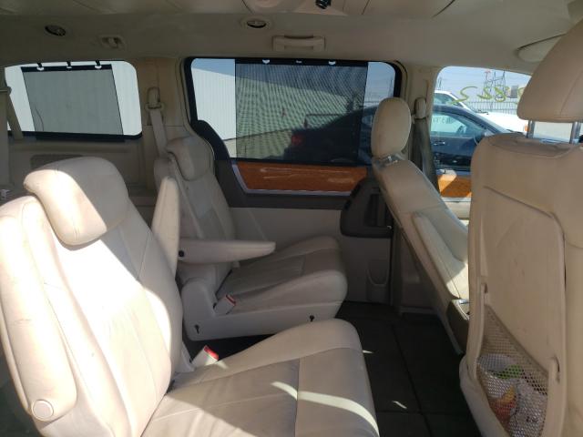 Photo 6 from auction – 2010 CHRYSLER TOWN & COU with VIN 2A4RR6DX4AR198848