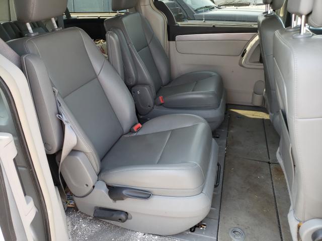 Photo 6 from auction – 2011 VOLKSWAGEN ROUTAN SE with VIN 2V4RW3DG5BR641870