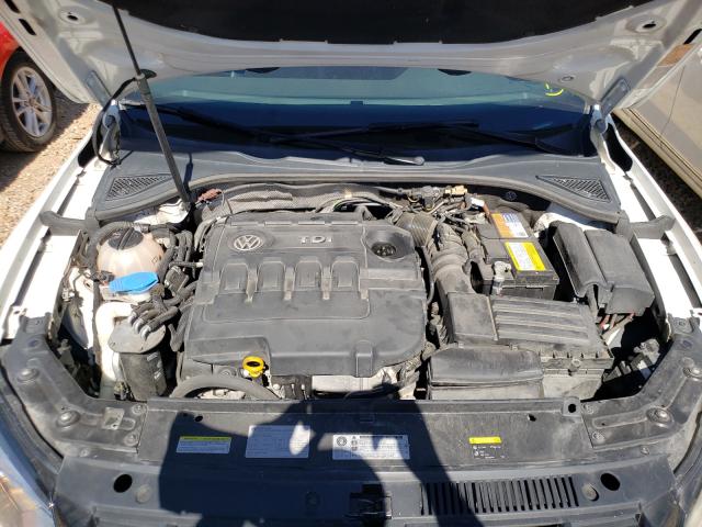 Photo 7 from auction – 2015 VOLKSWAGEN PASSAT SEL with VIN 1VWCV7A31FC038101