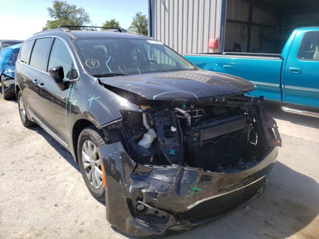 CHRYSLER PACIFICA T 2017 with VIN 2C4RC1BGXHR535255 - Photo from auction