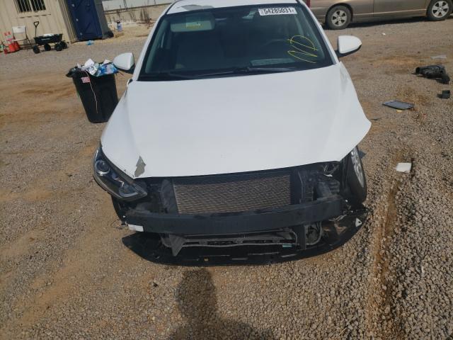 Photo 7 from auction – 2017 HYUNDAI ELANTRA SE with VIN 5NPD74LF0HH094402