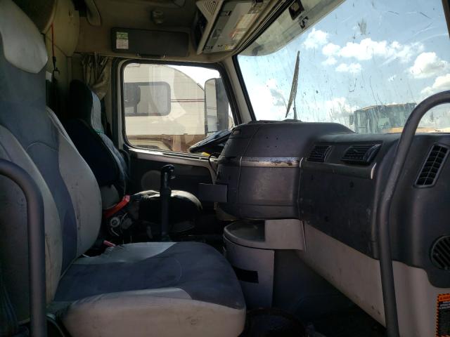 Photo 5 from auction – 2010 VOLVO VN VNL with VIN 4V4NC9EJXAN292302