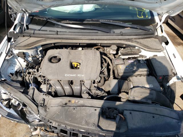 Photo 7 from auction – 2017 HYUNDAI ELANTRA SE with VIN 5NPD74LF2HH199684